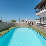 Andres House, Tias