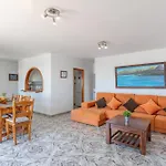 Andres House, * Tias