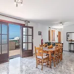 Andres House, * Tias