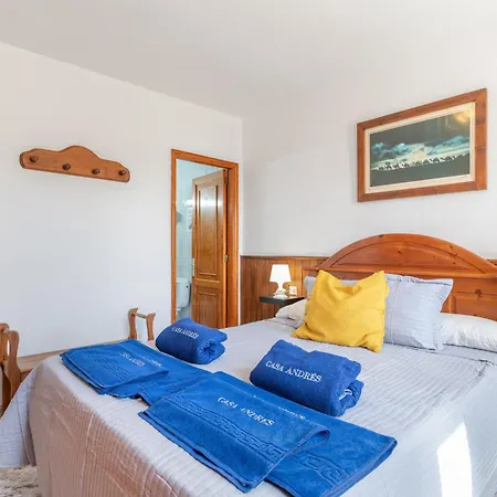 Andres House, تياس