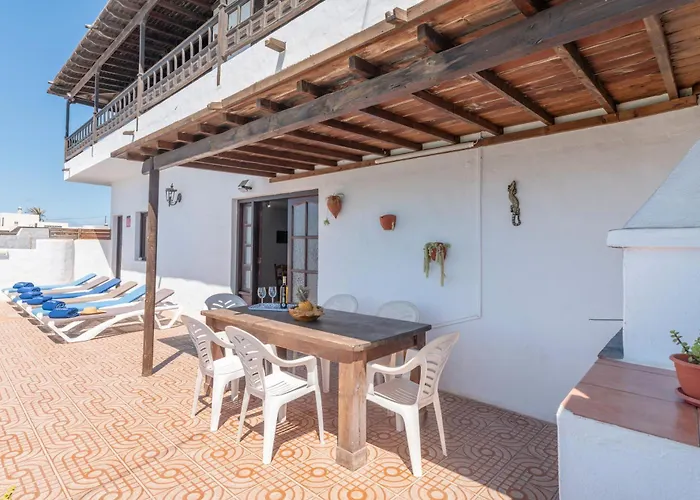 Andres House, * Tías